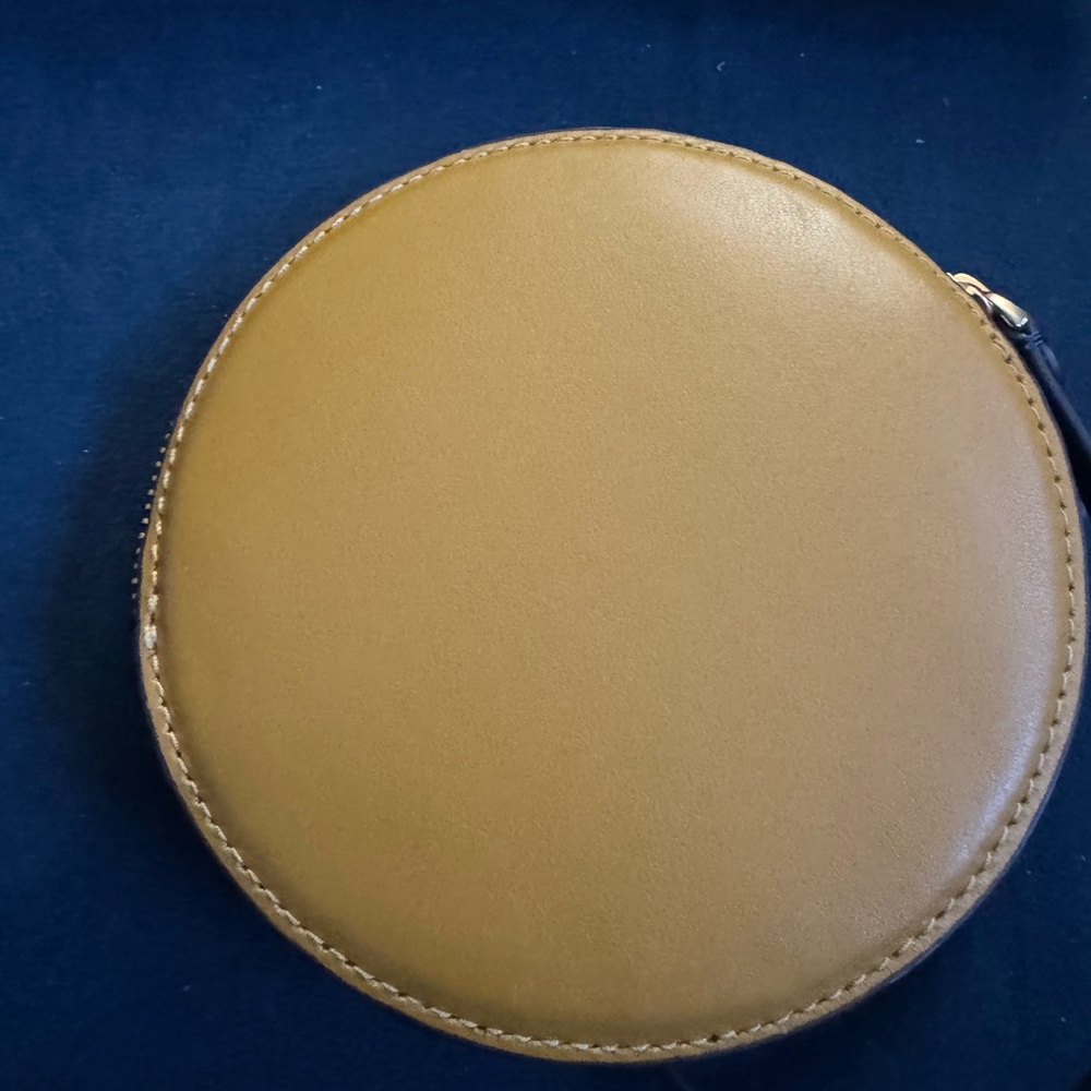 Kate Spade Orange Round Wristlet/Coin Wallet - Picture 3 of 4